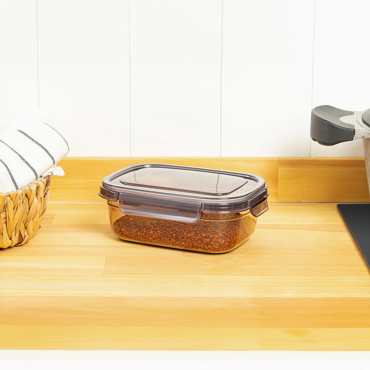 670 ml Tesny Food Storage Box with Lock Cover