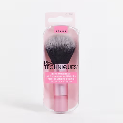 REAL TECHNIQUES - MINI MULTITASK BRUSH -plush round shape for seamless all-over blending