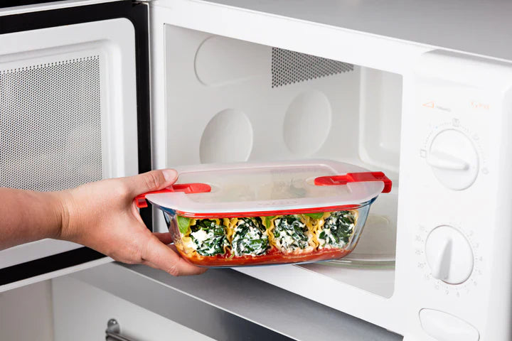 Pyrex, Cook & Heat Glass Rectangular Dish With Lid, 2.5 L