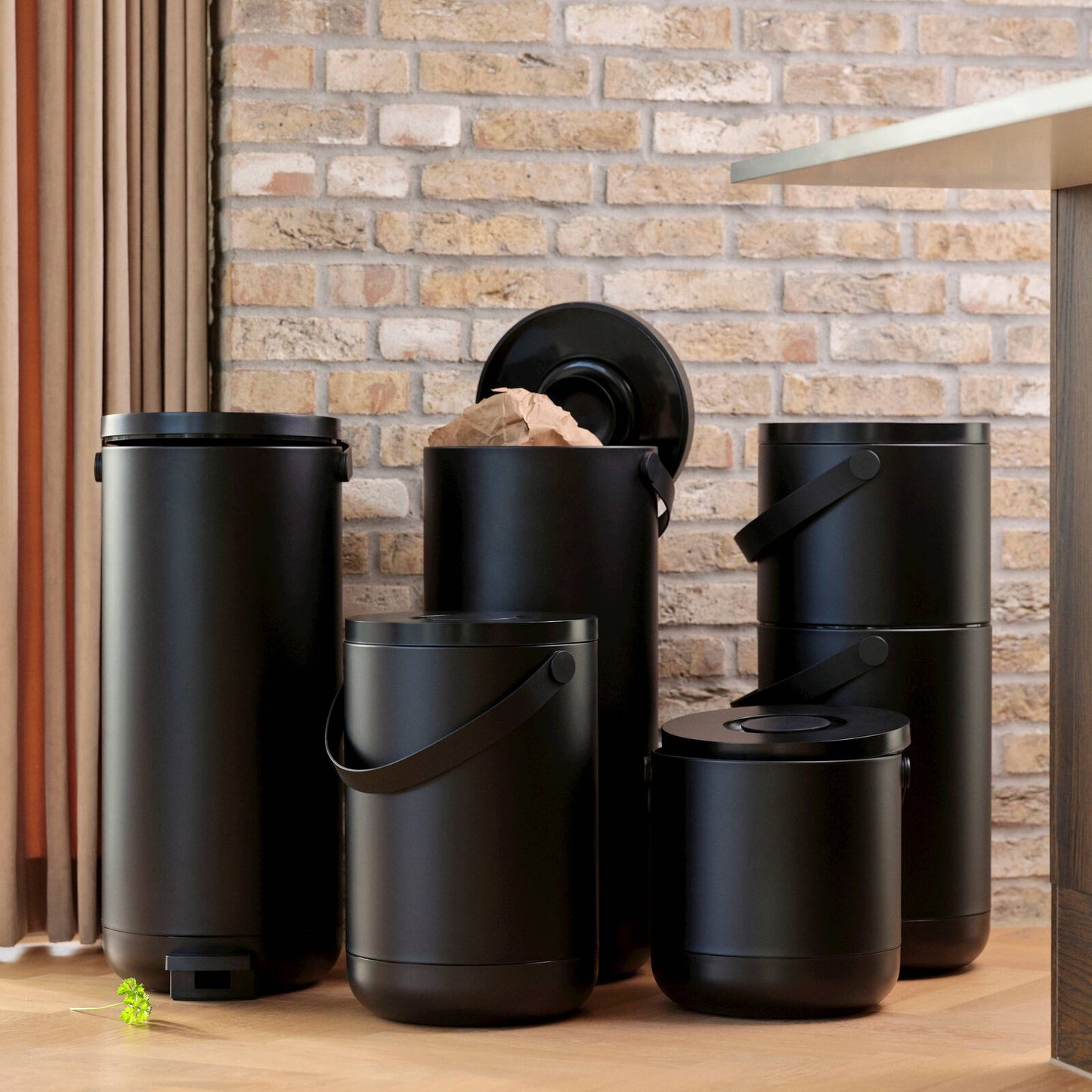 Waste Bin Circular 22L Black