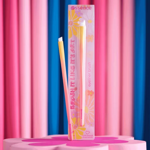 Essence BRUSH IT LIKE IT'S ART Eyeliner Brush - Just Wing It Like Its Art