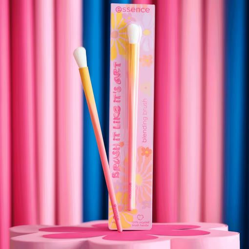 Essence Brush It Like It's Art Fluffy Blending Brush