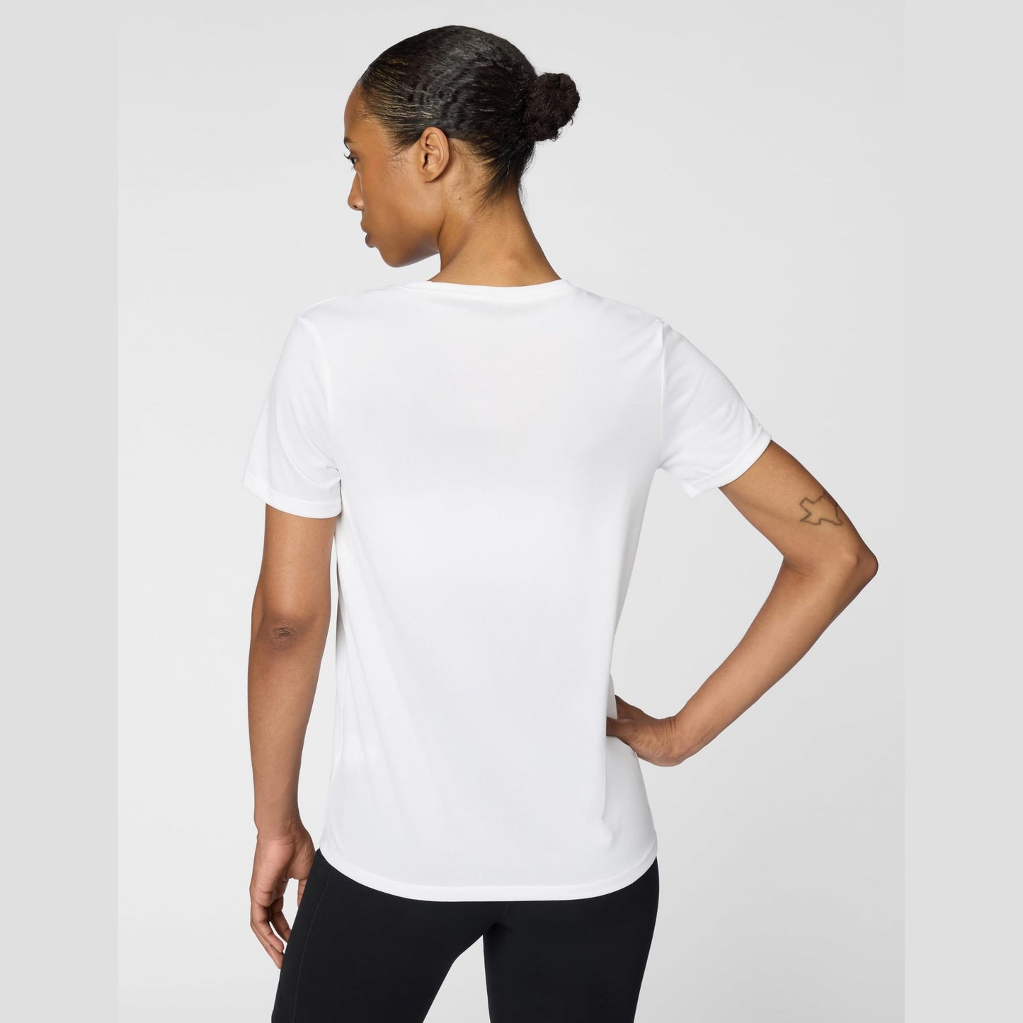 Nike Women's Dri-Fit Legend T-Shirt, White/Black, Medium - Medaid International