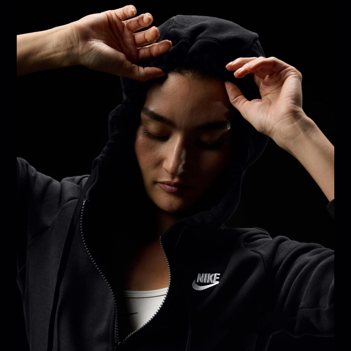 Nike Women's Sportswear Club Fleece Full-Zip Hoodie, Black/White, Large - Medaid International