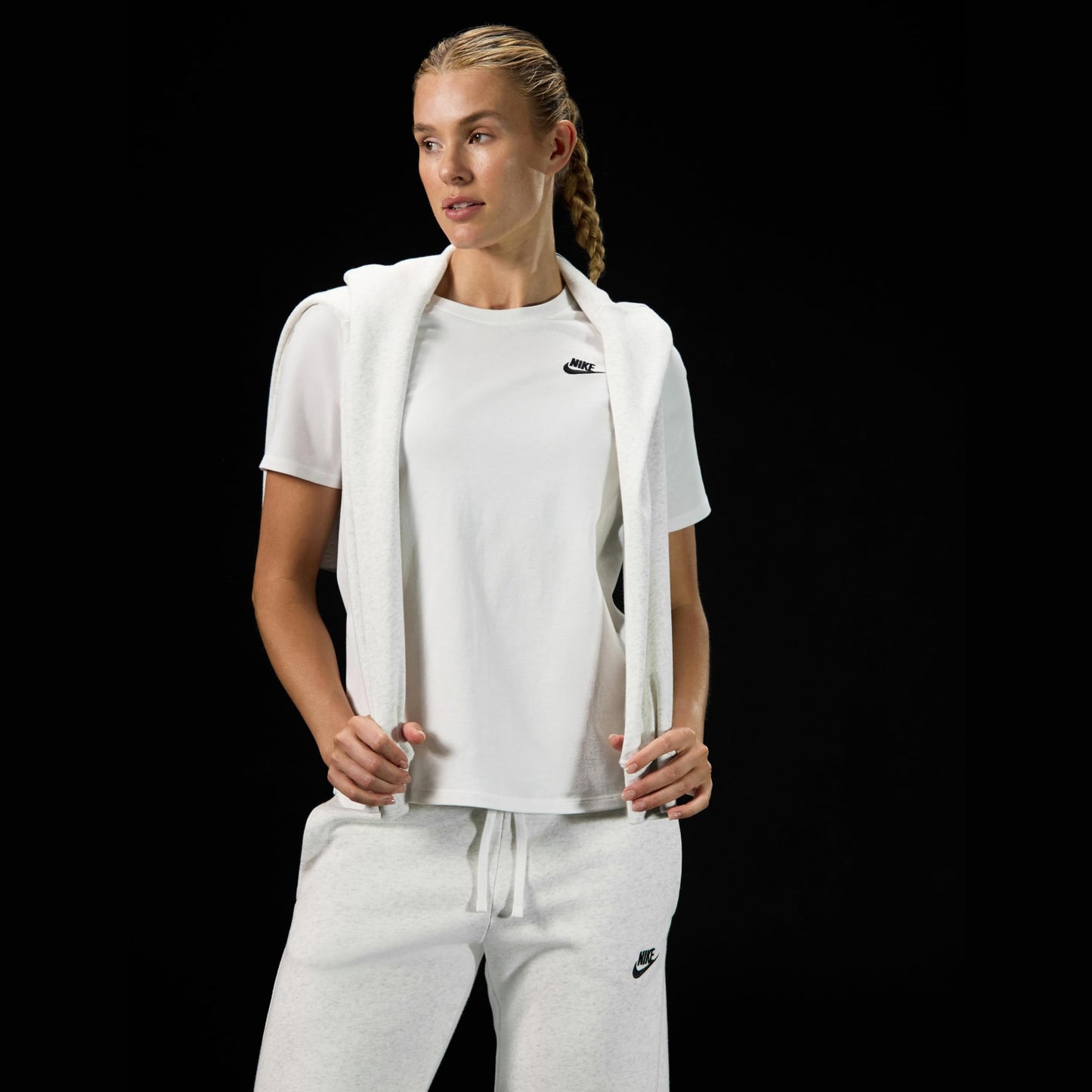 Nike Women's Sportswear Club Essentials T-Shirt, White/Black, Medium - Medaid International