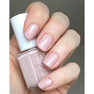 Essie topless & barefoot 121