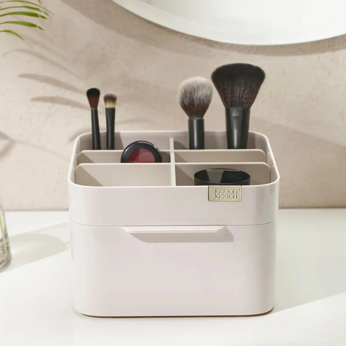 Joseph Joseph Viva Make Me Up Compact Mirror & Makeup Organiser Set