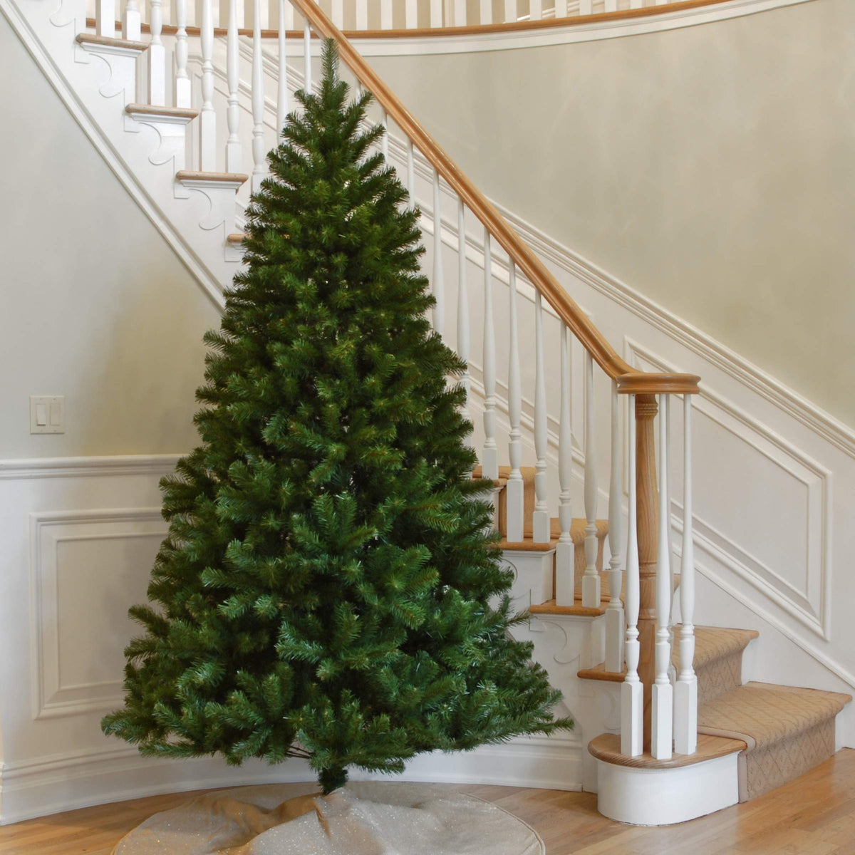 National Tree Company 7.5 ft Unlit North Valley Spruce Artificial Christmas Tree, 1,346 Tips, Includes Stand, Green - Medaid International