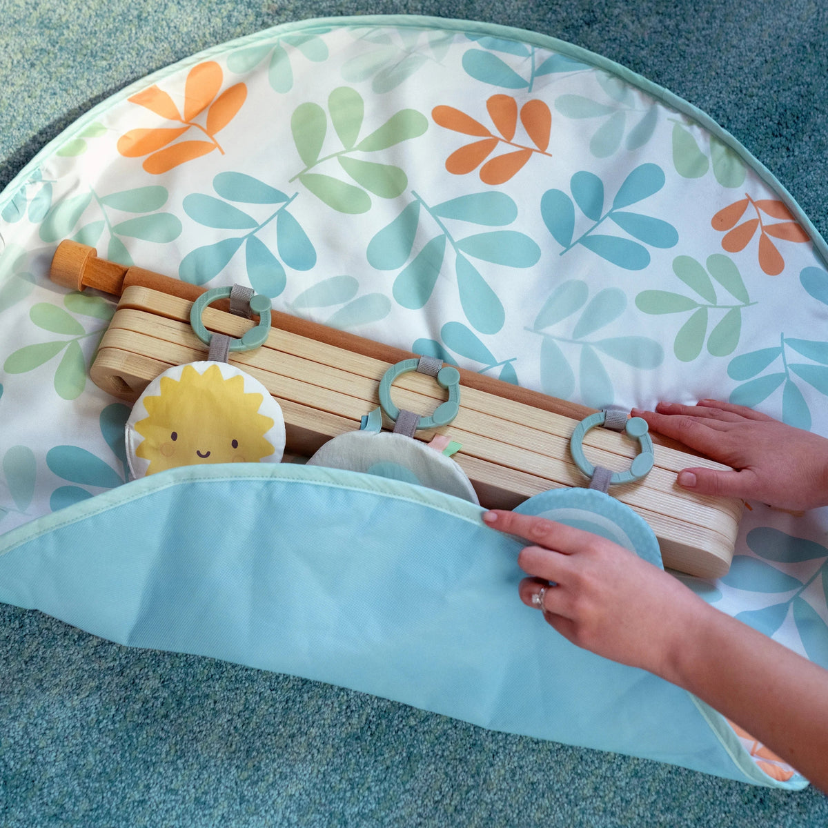 Kids2 - ITY Wooden Toy Arch & Mat - Sun Valley