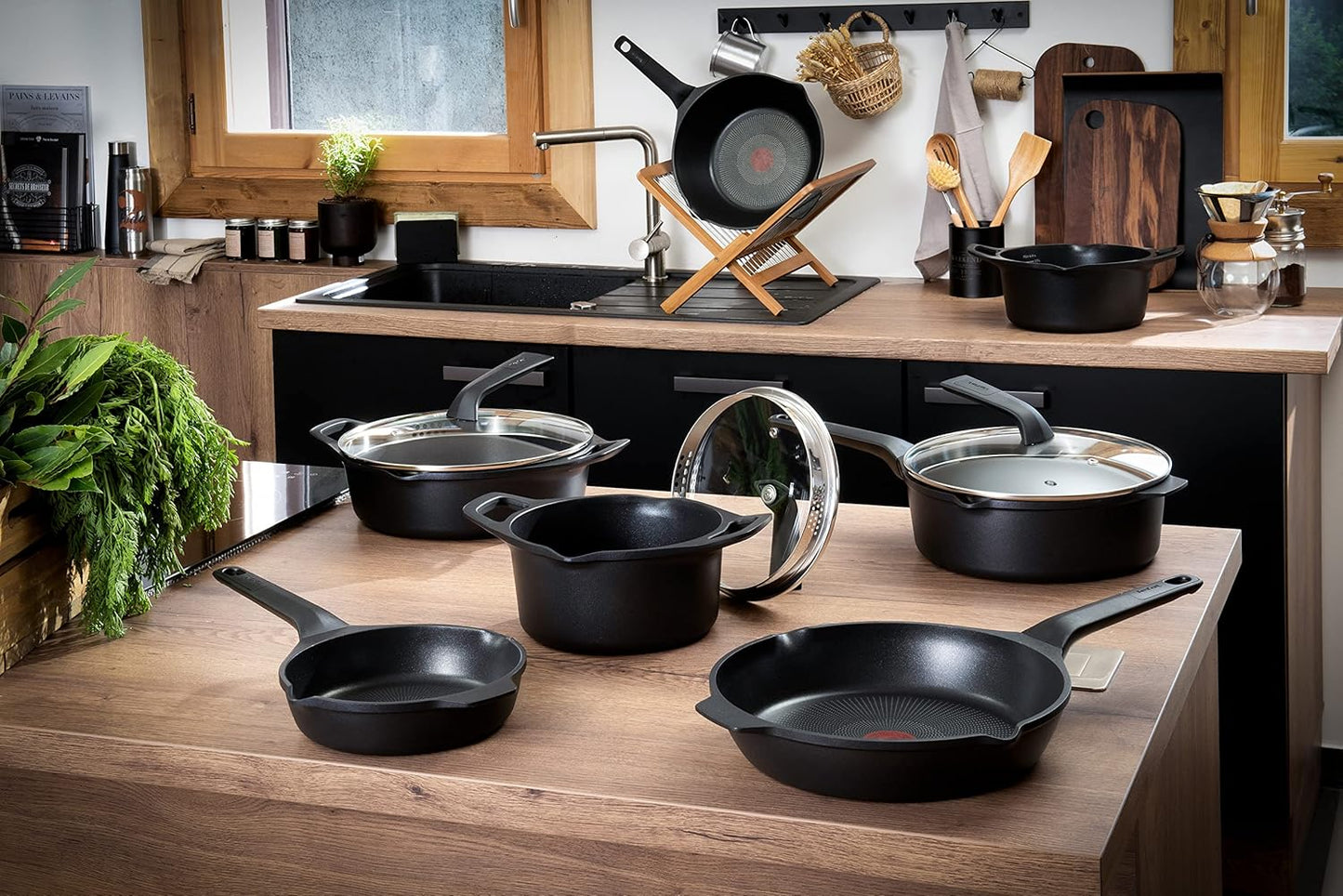 Tefal E24919 Robusto cast aluminum wok pan 28 cm