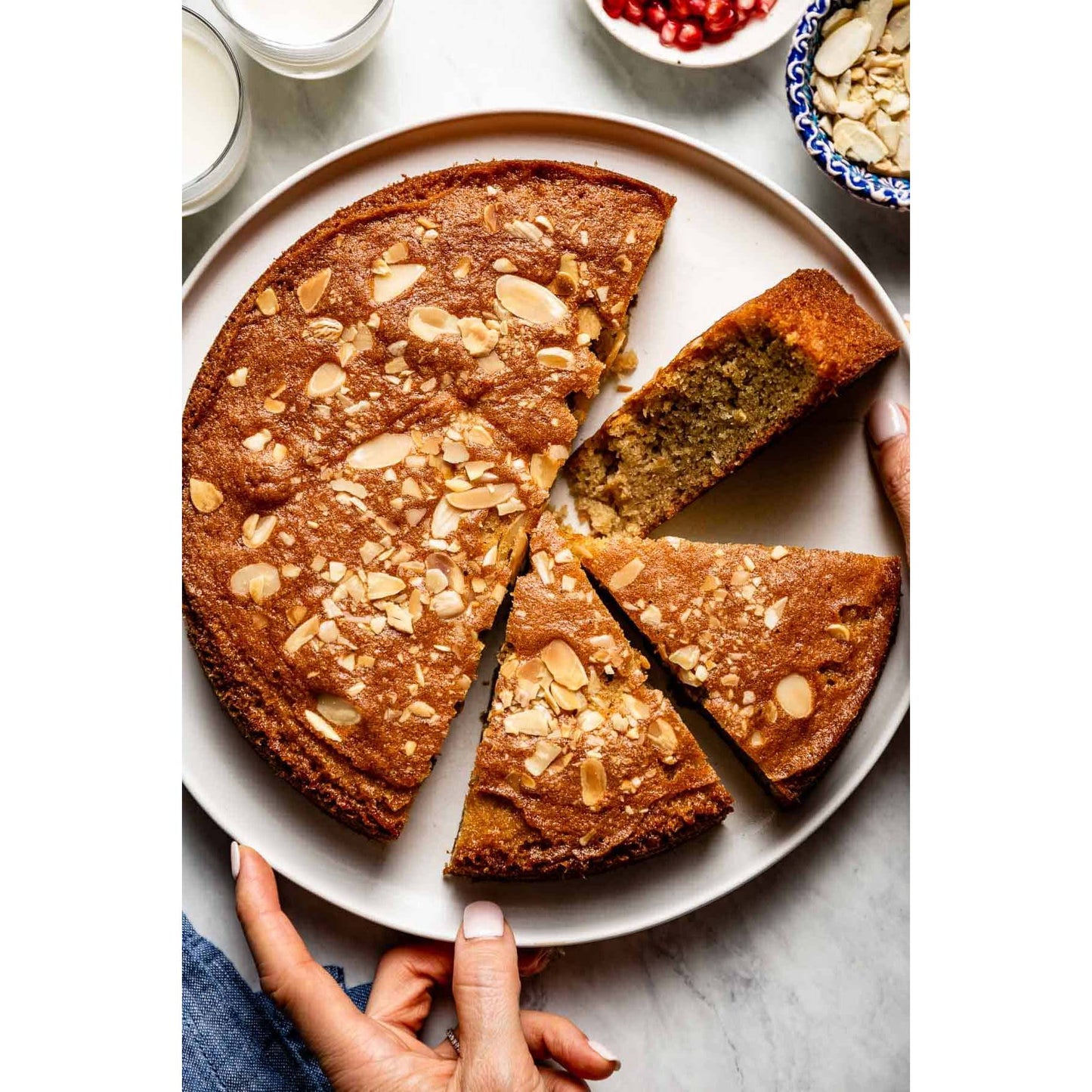 Whole Almond Flour by Munchies Food,Adding a crispy texture when fried or baked.