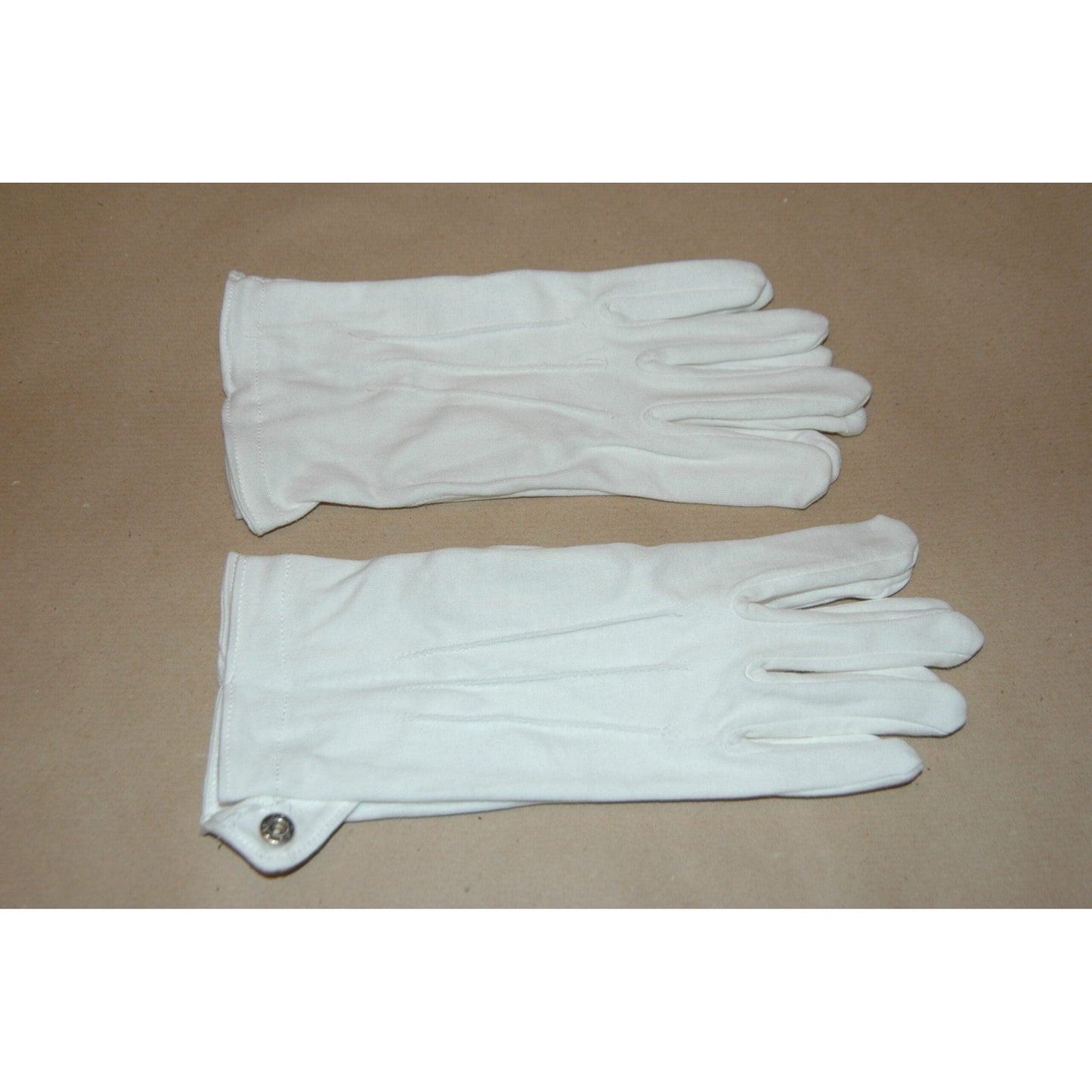 Reduced sensitivity simulation gloves