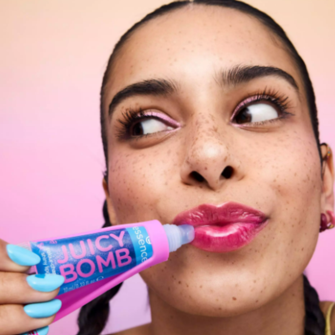Essence Superman Juicy Bomb Colour Changing Shiny Lip gloss