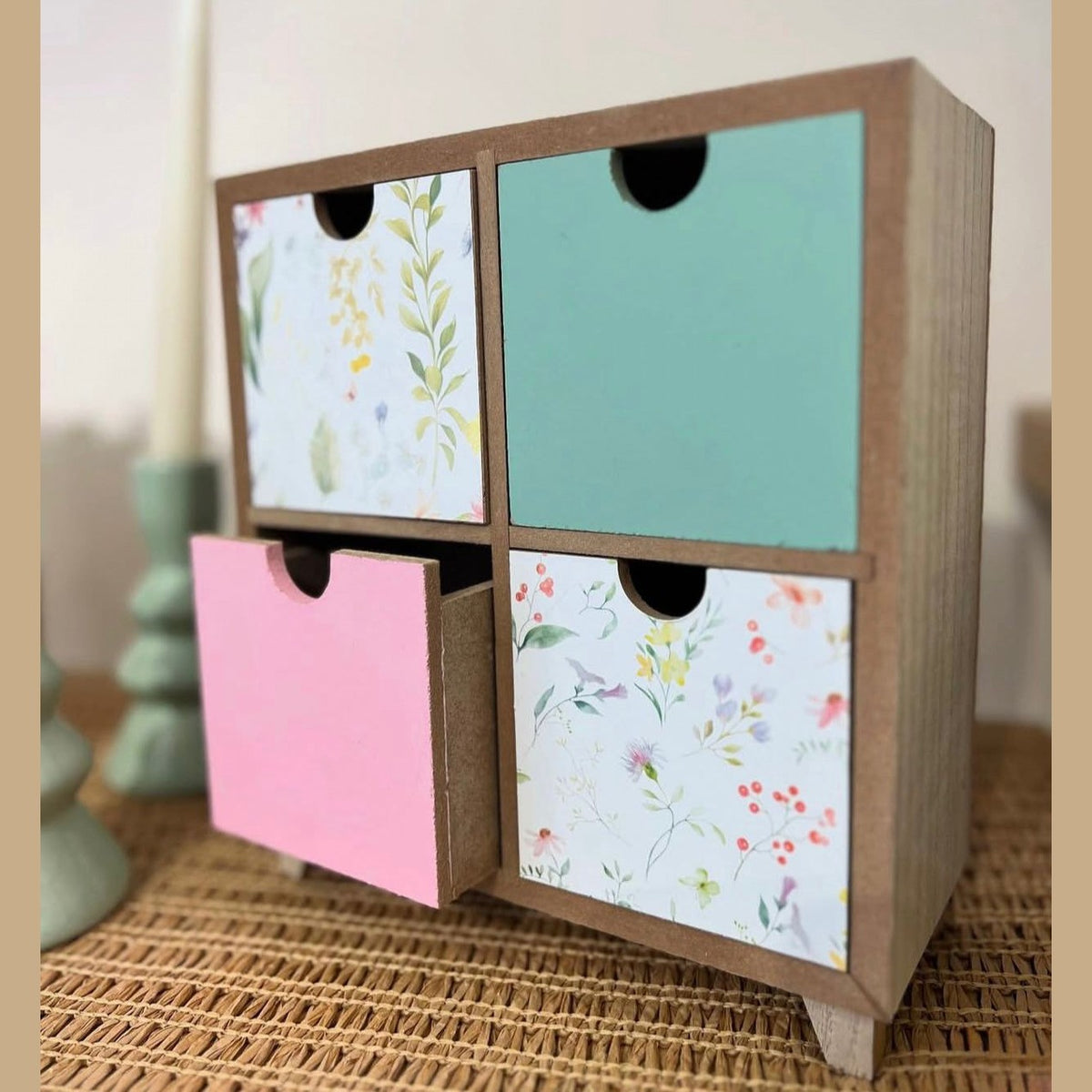 Squared Wooden Cabinet /4 Drawers