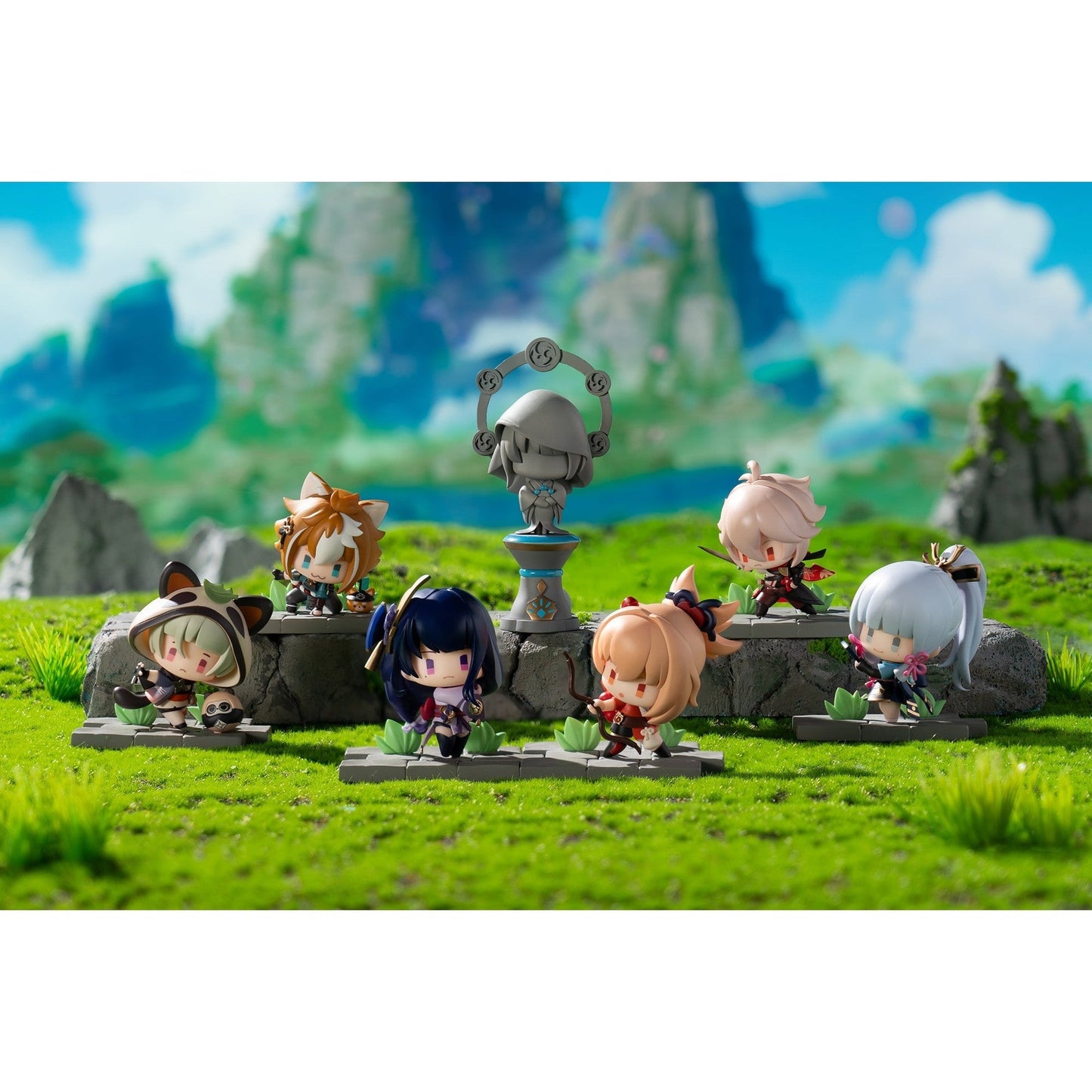 Genshin Impact Gallant Statues of the Battlefield Trading Figures (1 Random) - Medaid International