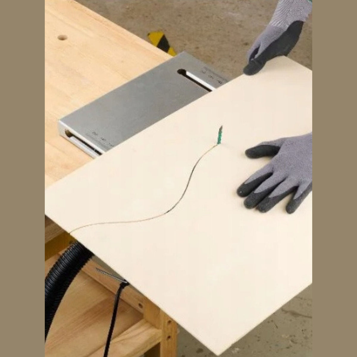 Jigsaw Table Psst A1