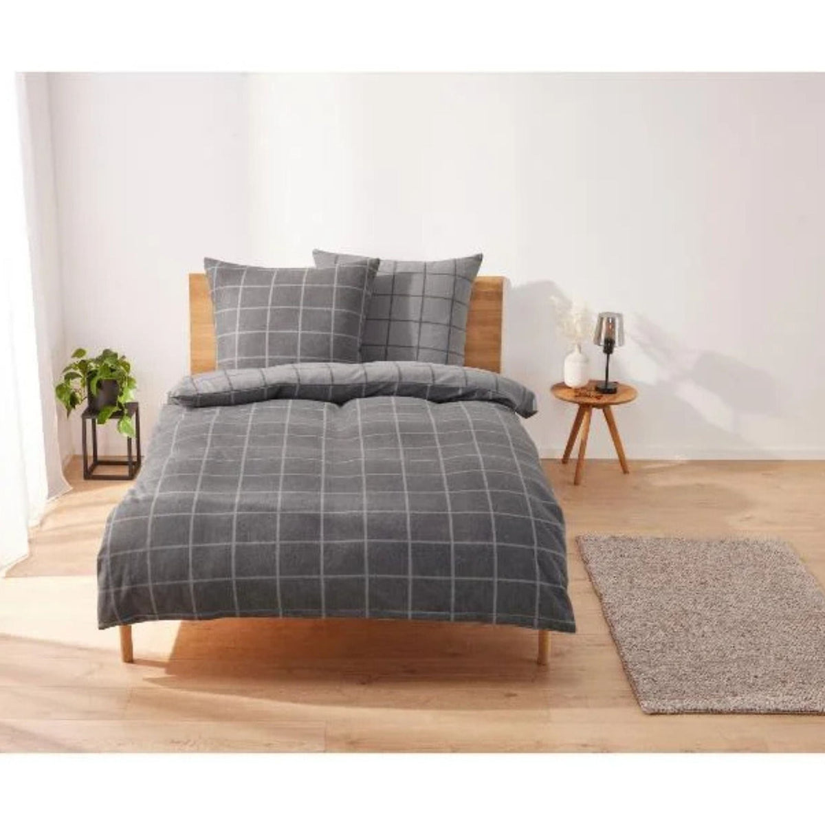 Fleece Bed Linen (Checkered)