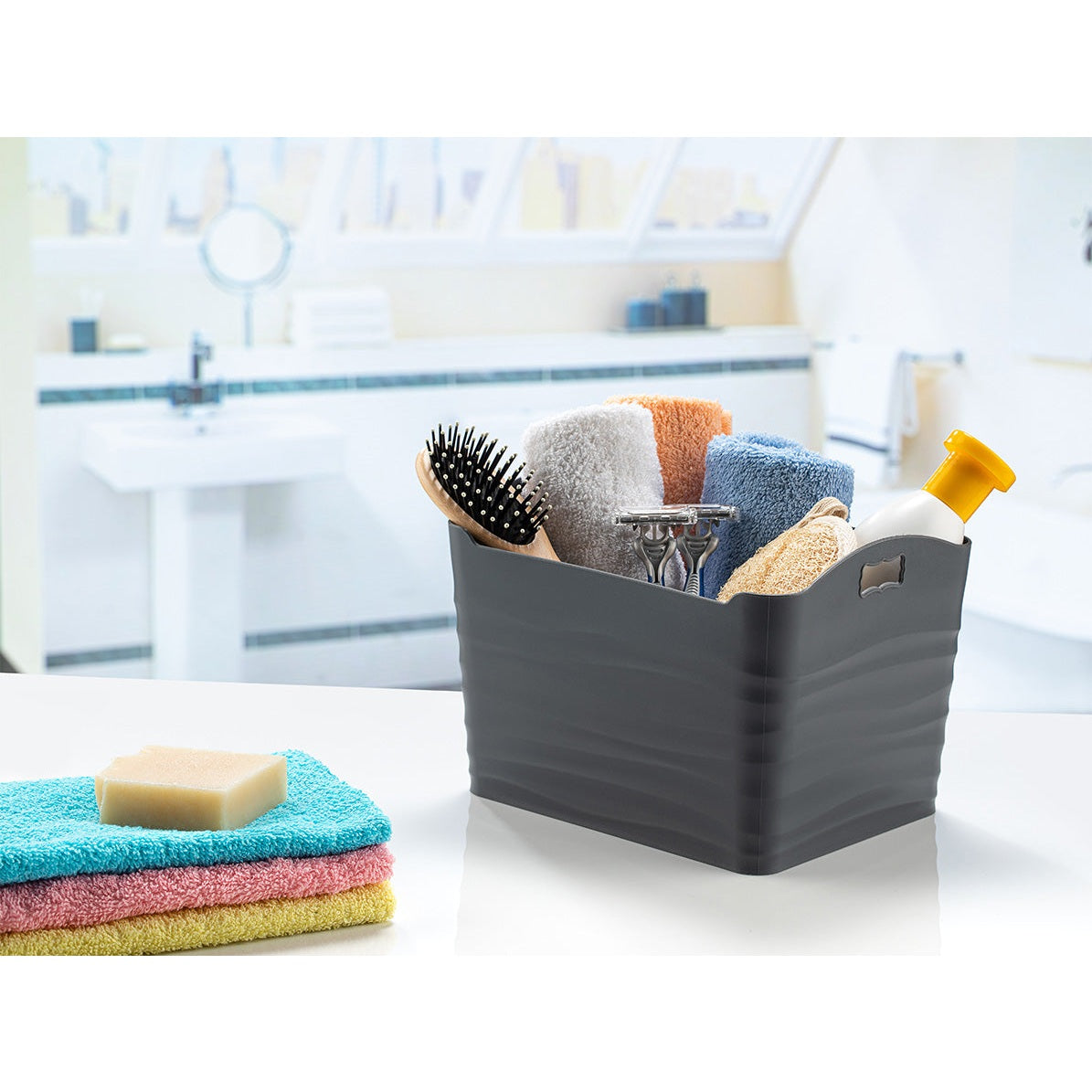 Small Plastic Basket Wavy Design 1.5 L