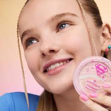 Essence Superman Beautifying Face Powder