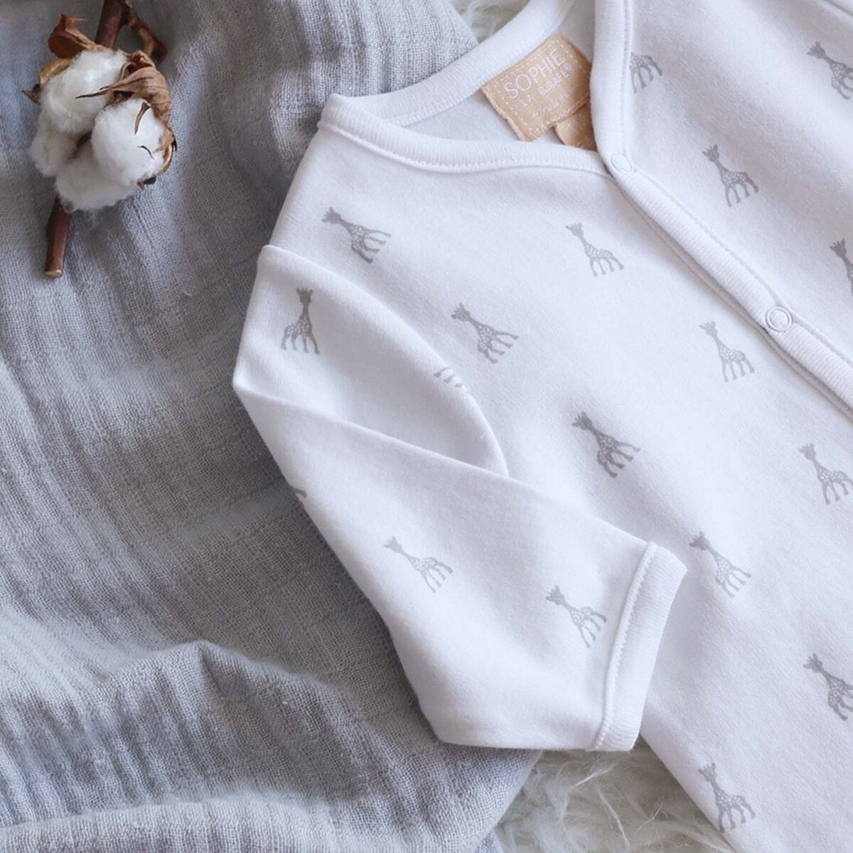 Sophie la Girafe Classic Cotton Sleepsuit – White (3 Months)