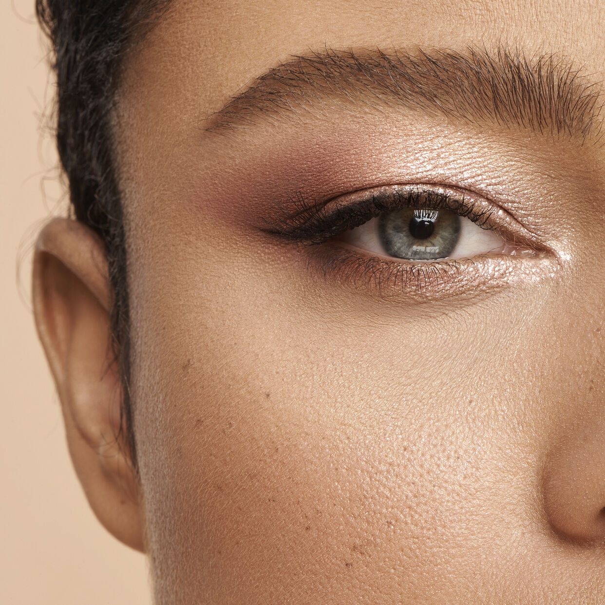 HUDA BEATY NUDE LIGHT EYESHADOW PALETTE