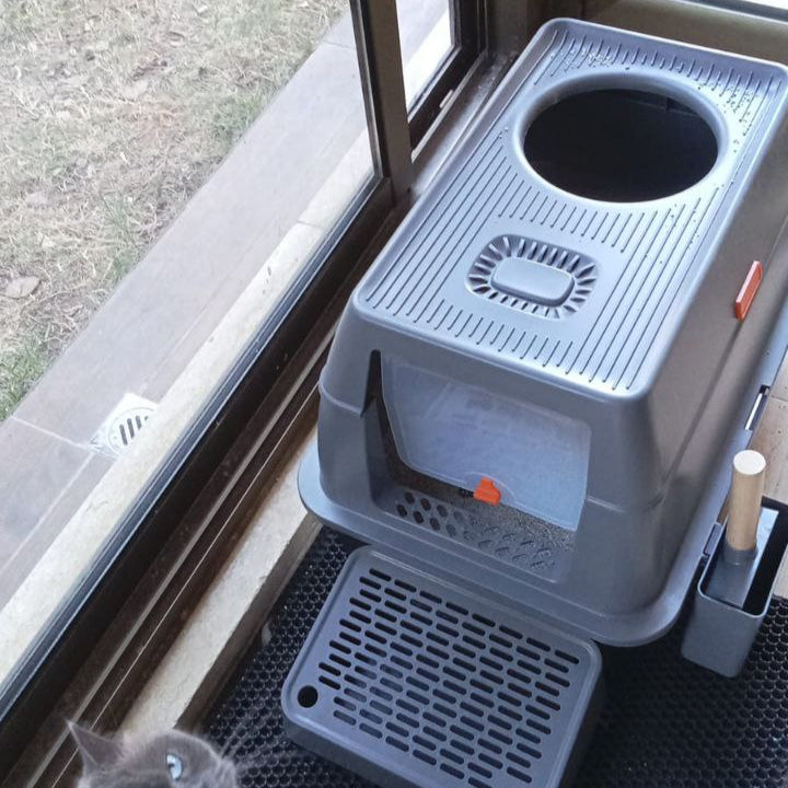 Fully Enclosed Stainless Steel Litter Box