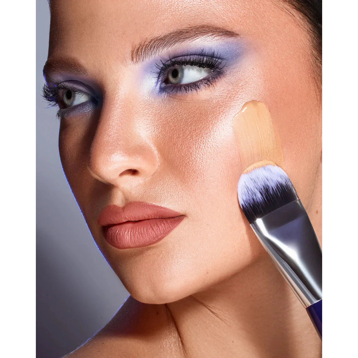 Royal Cosmetics Skinslide Flat Foundation R304