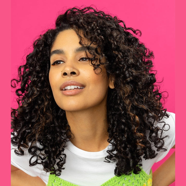 NOT YOUR MOTHER'S CURL Talk
Activating Mousse
Soft-touchable Hold size: 198G