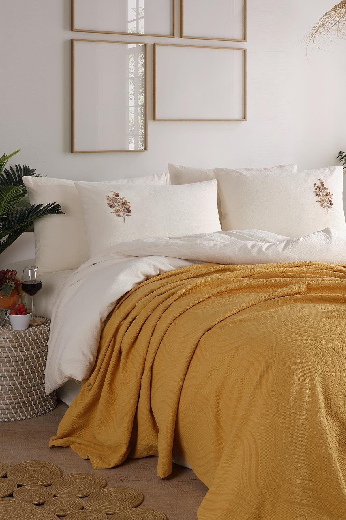 Royal Crest Double Duvet Cover Set - Mustard