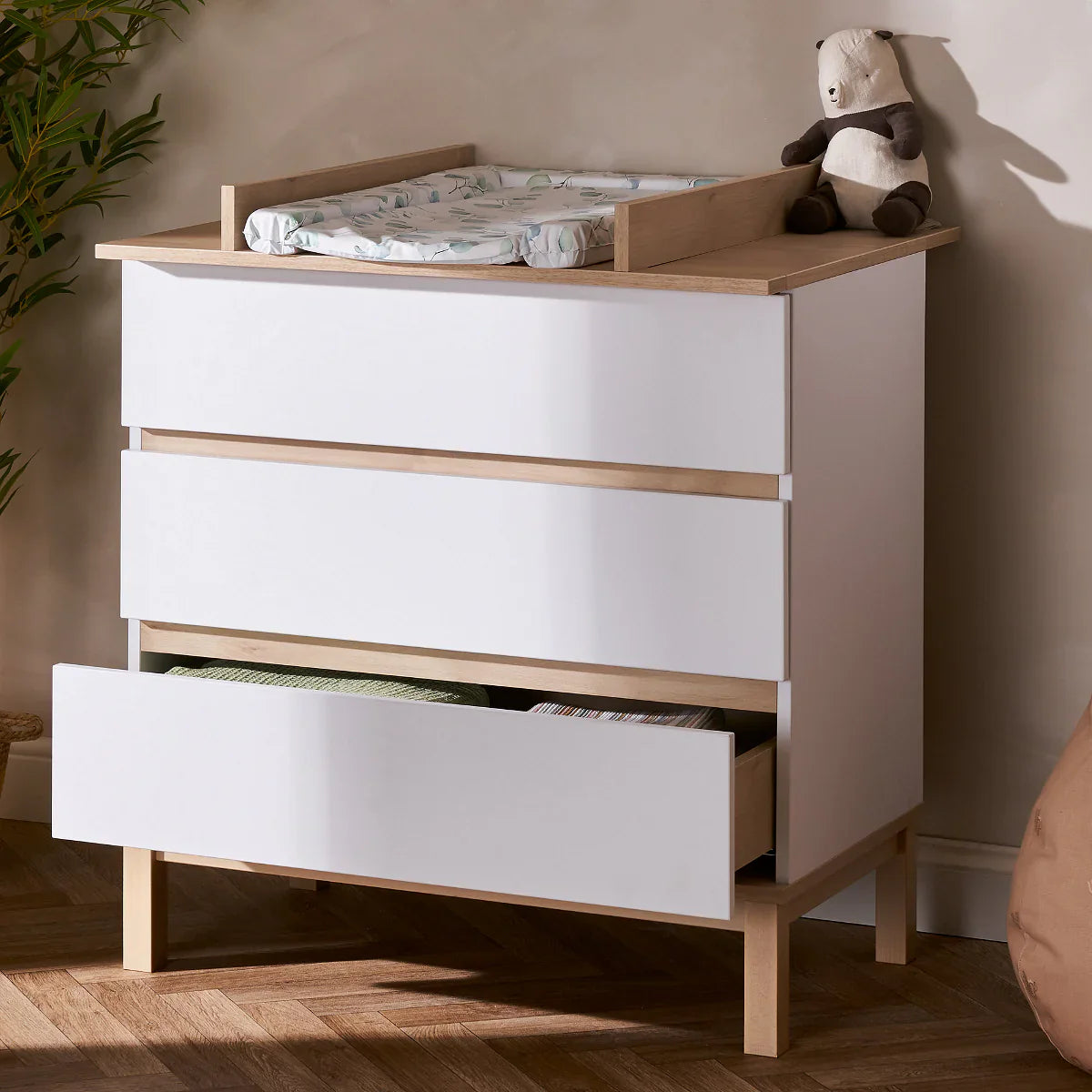 Faktum - Astrid Chnaging Table Modern Two-Tone Design