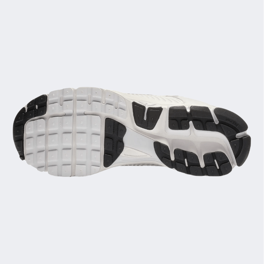 Nike Zoom Vomero 5 Men Lifestyle Shoes Vast Grey/Black/Sail - Medaid International