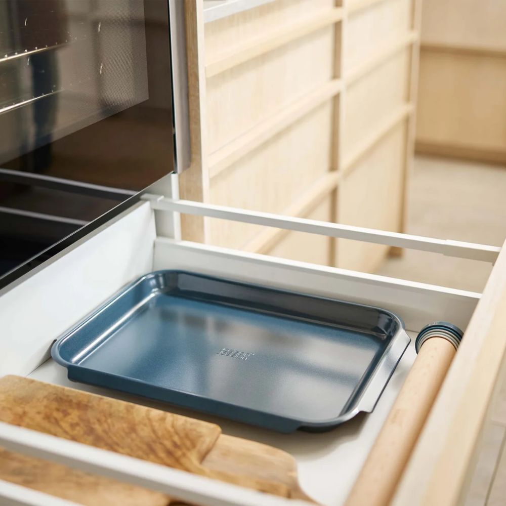 Nest‚Ñ¢ Bake Non-Stick Large Blue Baking Tray - Medaid International
