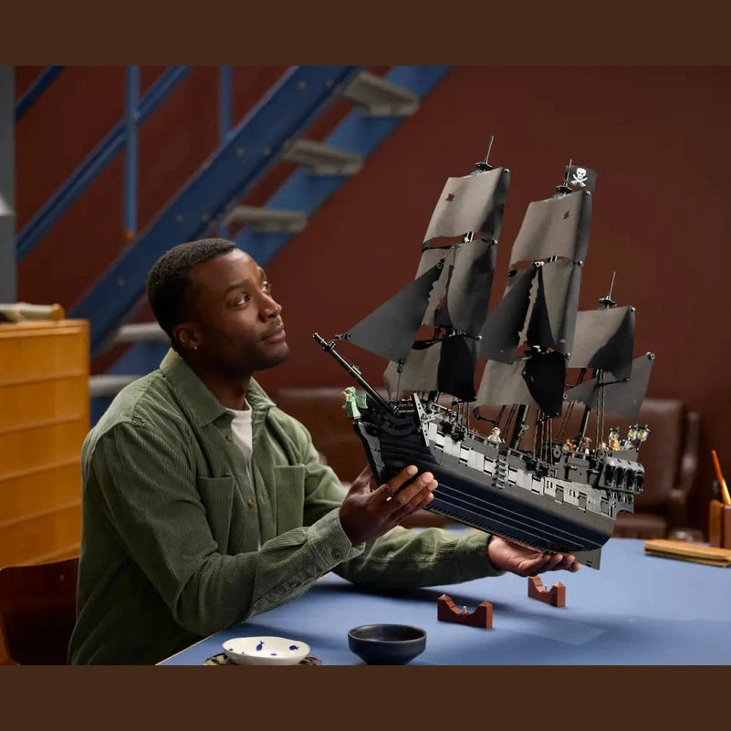 Lego Captain Jack Sparrow's Pirate Ship (10365)
