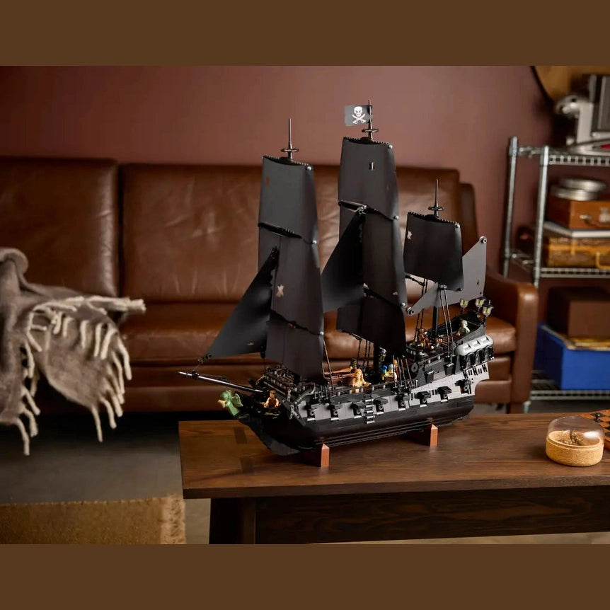 Lego Captain Jack Sparrow's Pirate Ship (10365)