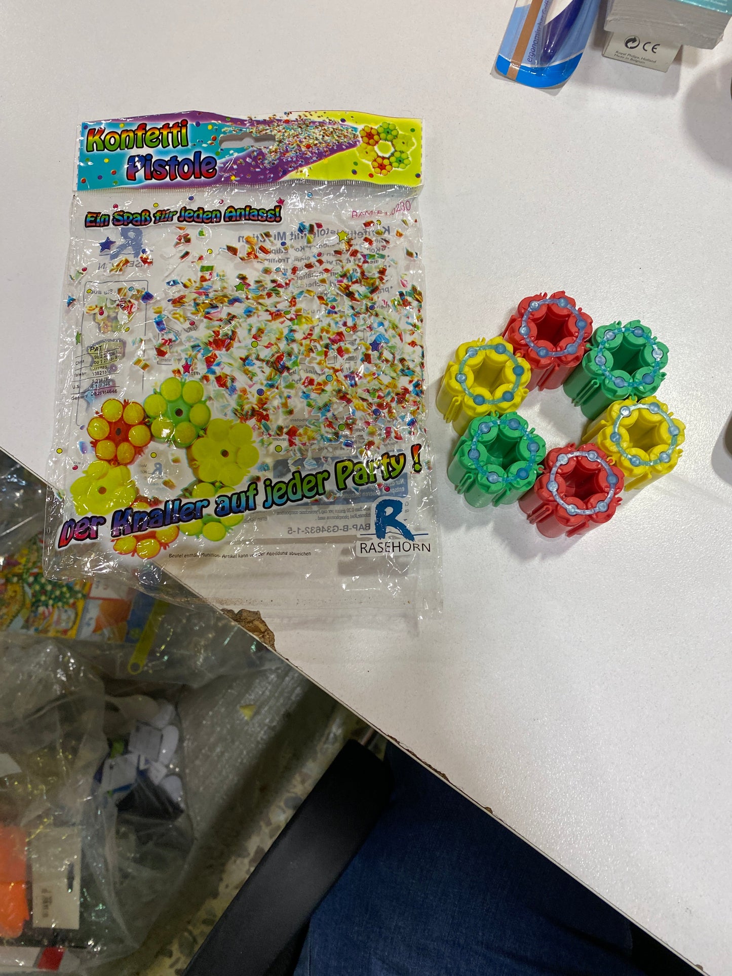 Rasehorn Confetti Pistol With Ammo Rings Toy | Rasehorn In Lebanon