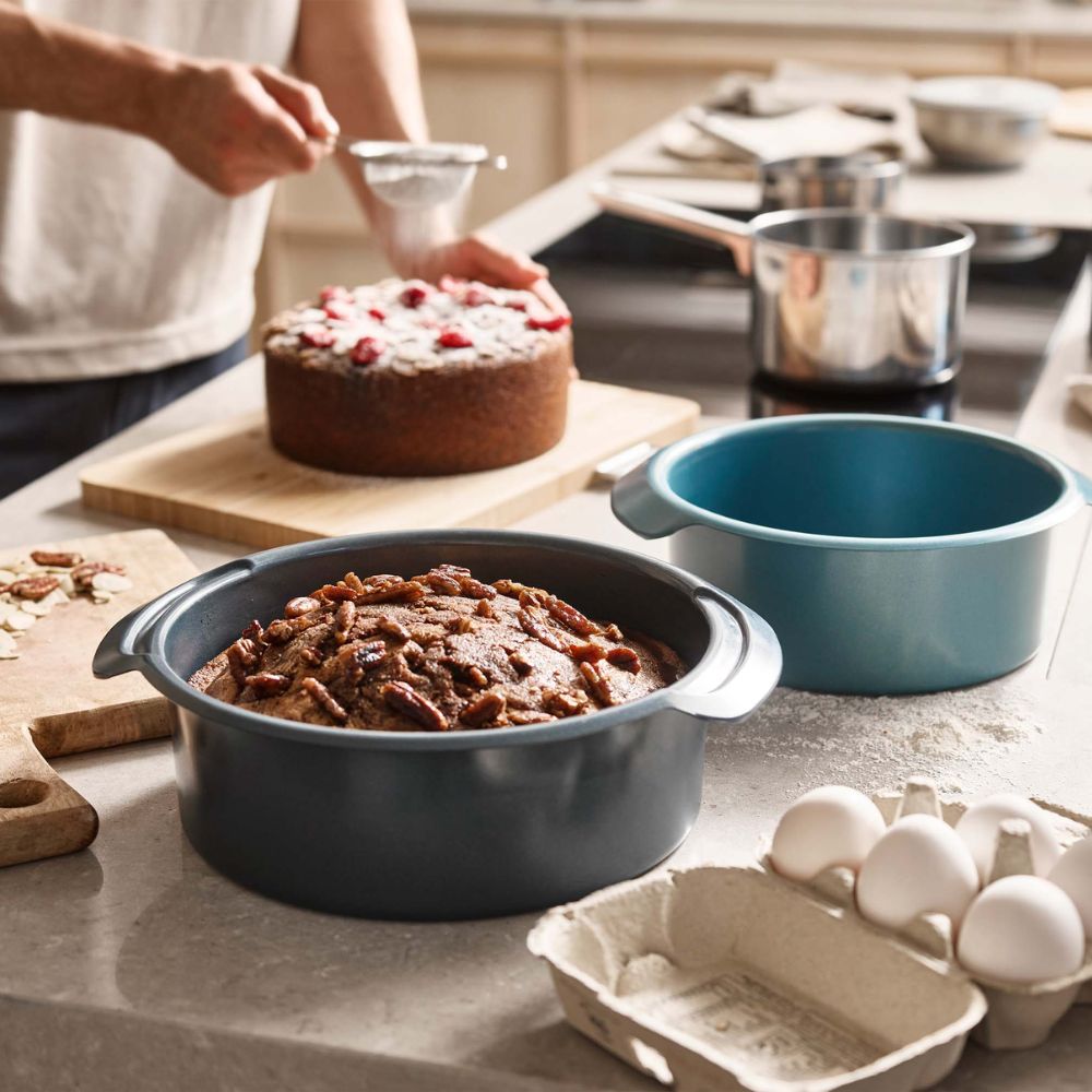 Nest‚Ñ¢ Bake Non-Stick 2-piece Blue Round Cake Tin Set - Medaid International