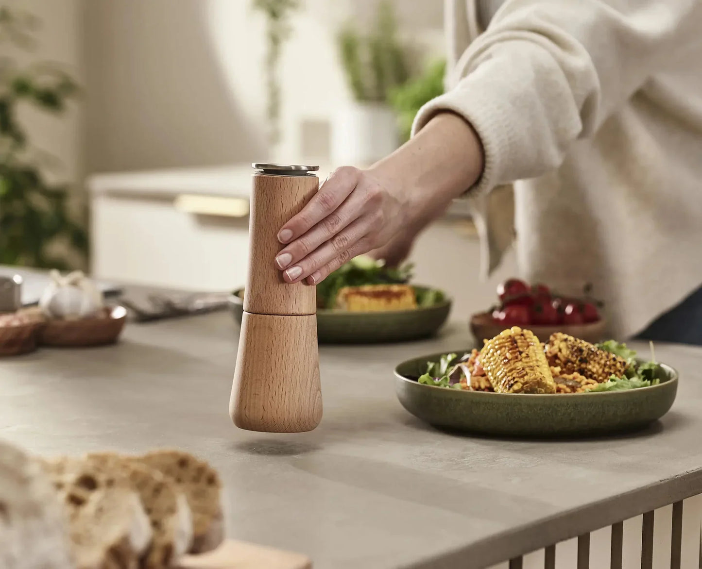 Joseph Joseph 20190 Milltop Wood Non-spill Kitchen Pepper Mill, Wood