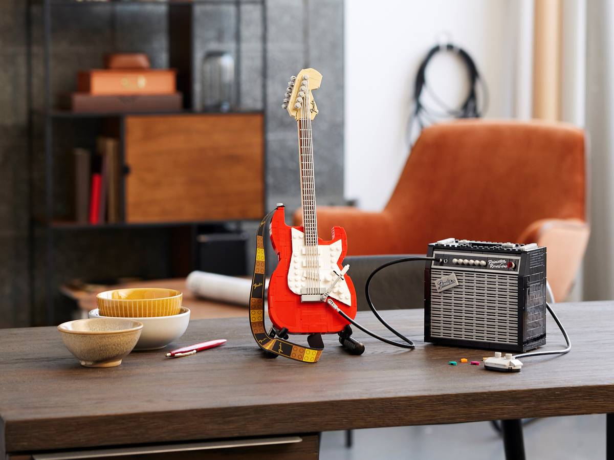 LEGO® Ideas Fender Stratocaster (21329)