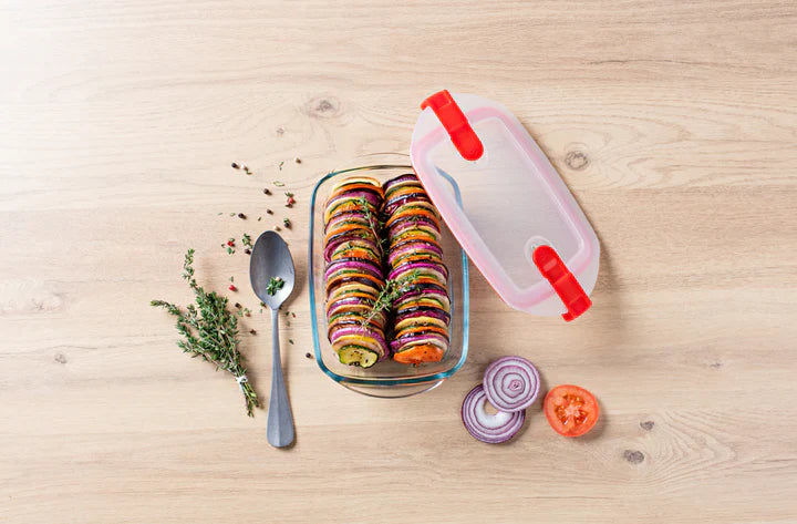 Pyrex, Cook & Heat Rectangular Glass Food Container With Patented Microwave Safe Lid 0.4L