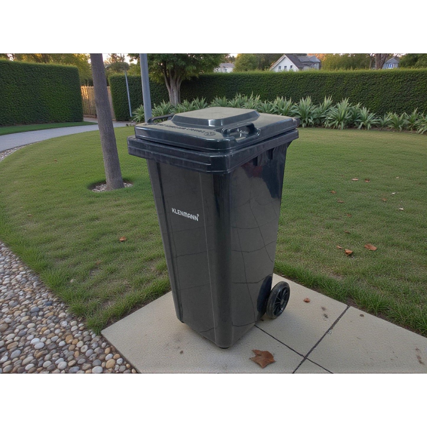 Heavy Duty Plastic Dustbin 120L with Wheels