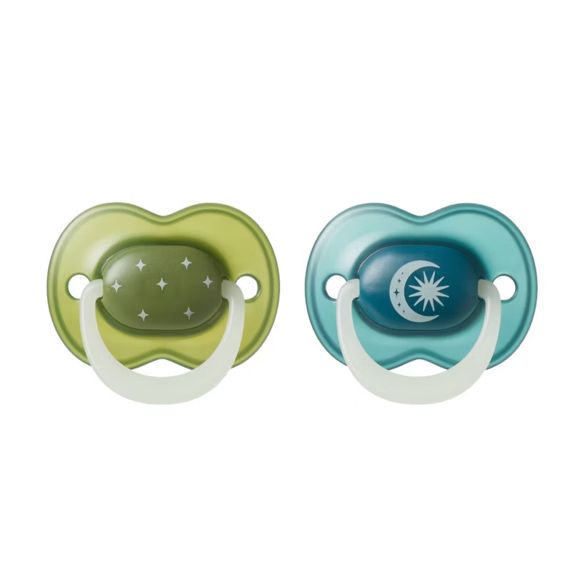 Tommee Tippee NightGlow Dummy (2 Pack) – 18-36 Months Assorted