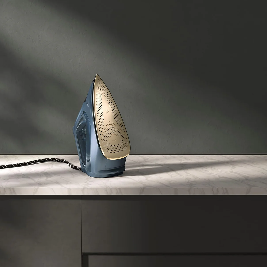 Electrolux 2500W Renew 800 Steam Iron E8SI1-82BM