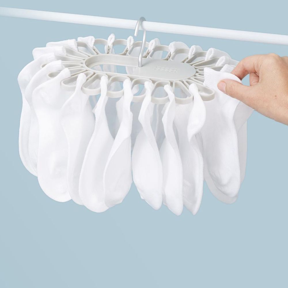 Petal‚Ñ¢ 22-piece Quick-grip Ecru Drying Hanger - Medaid International