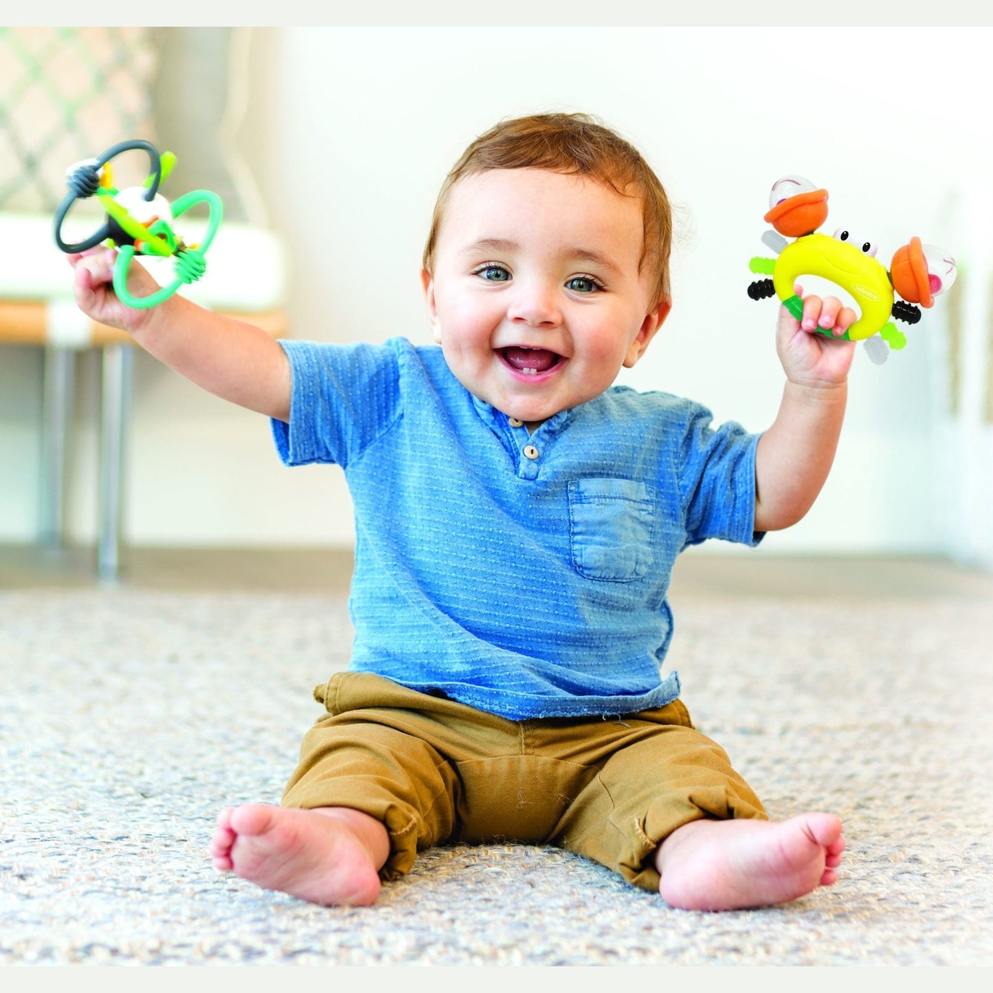 Infantino Rattle & TEETHER Crab