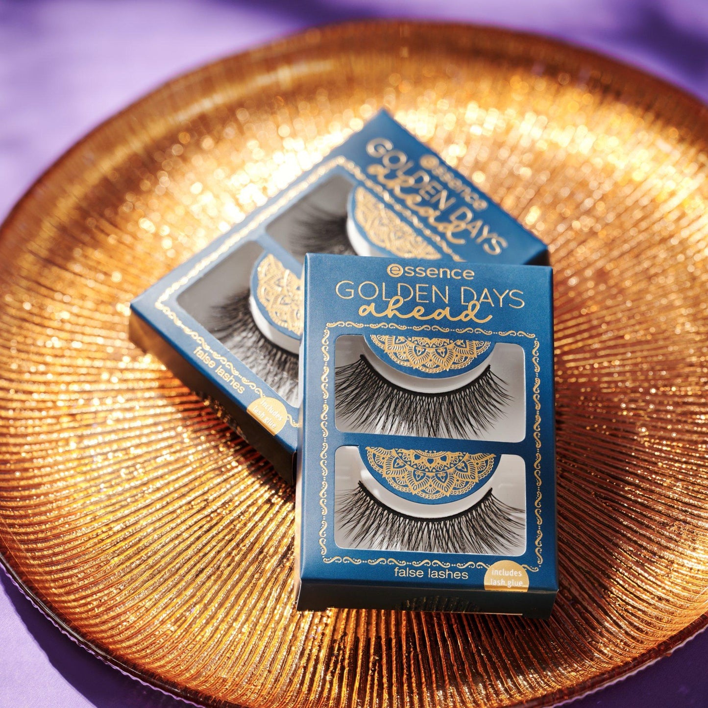 Essence golden days ahead false lashes (includes glue)