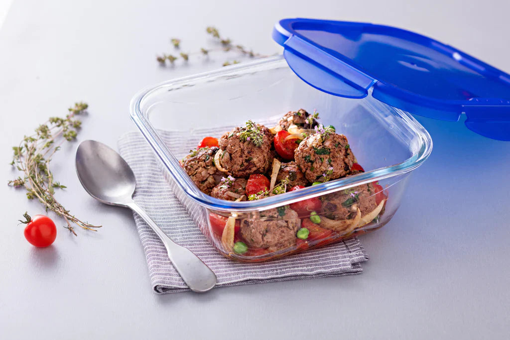 Pyrex Cook & Go Glass Square dish with lid 2L