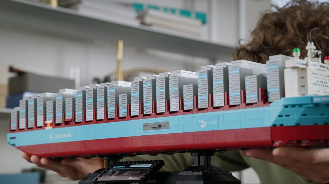 Lego Maersk Dual-Fuel Container Vessel (40955)