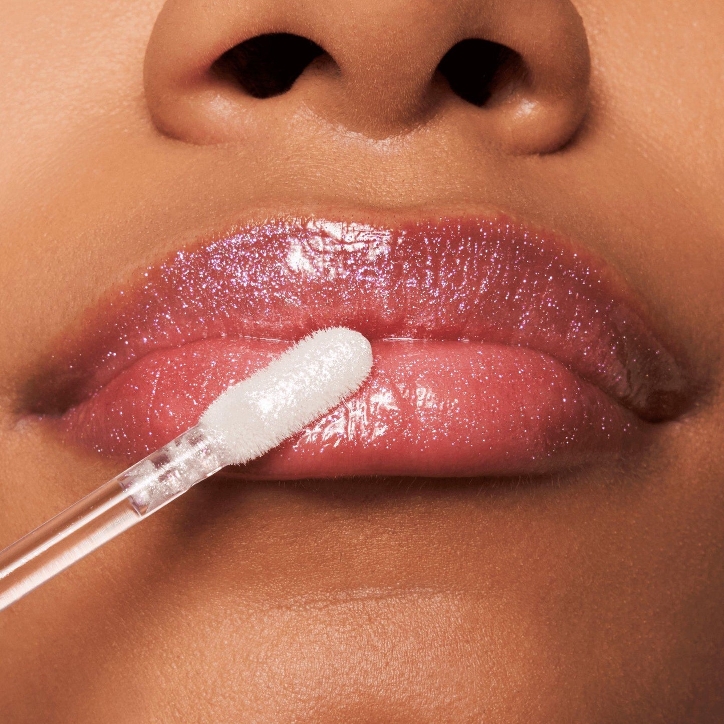 Essence Meta Glow Multi-Reflective Lip Gloss