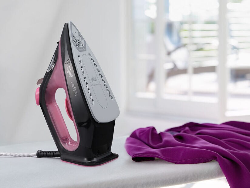 Braun TexStyle 1 Steam Iron SI 1070 Purple/black