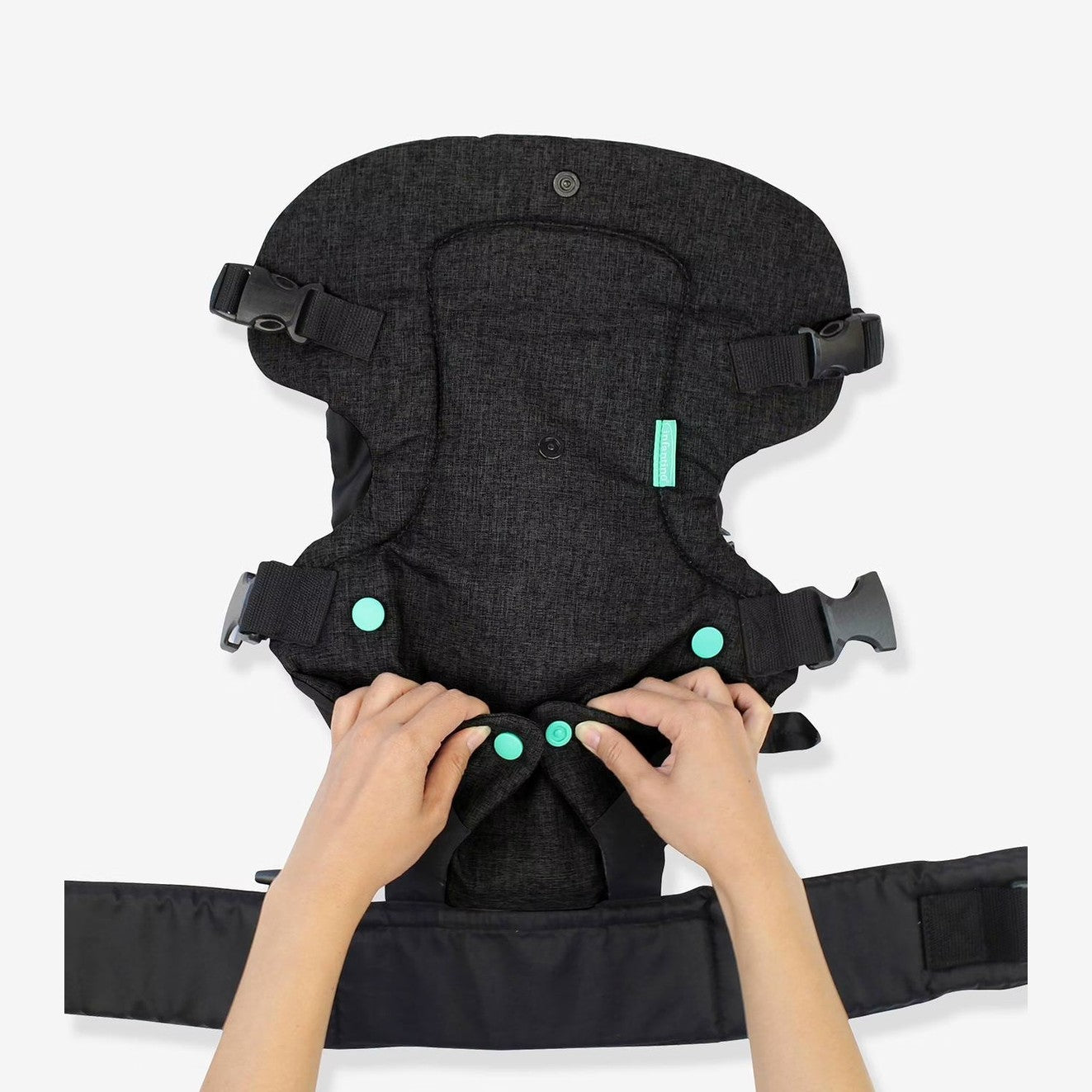 Infantino Flip™
4-in-1 Convertible Carrier